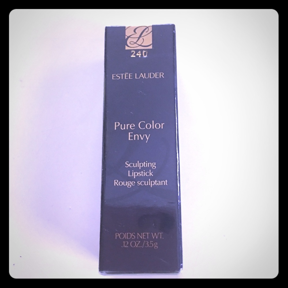 Estée Lauder Lipstick. Tumultuous Pink